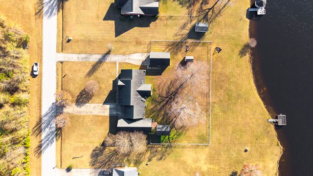 485 E Emerald Lake Drive, Sumter, SC 29153