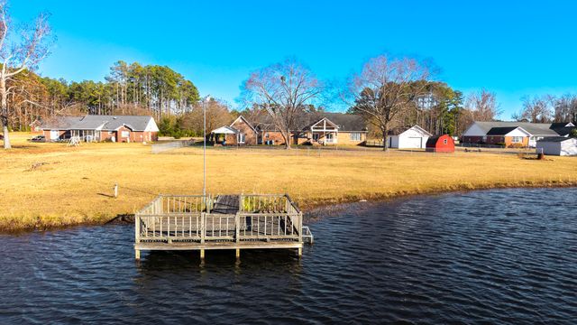 485 E Emerald Lake Drive, Sumter, SC 29153