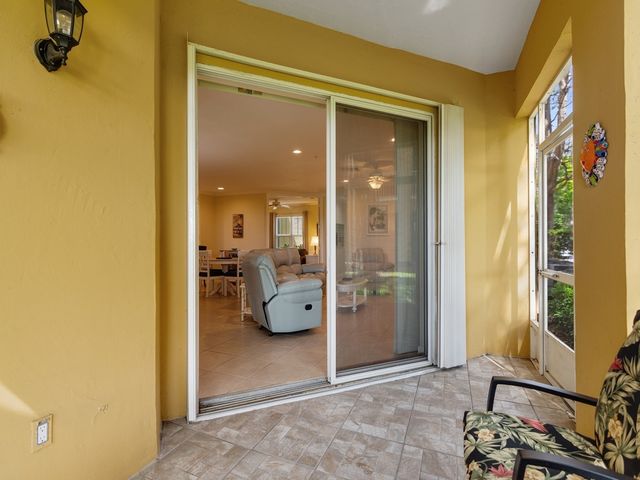 5045 Fairways Circle D101, Vero Beach, FL 32967