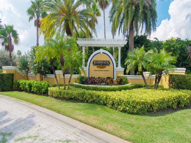 5045 Fairways Circle D101, Vero Beach, FL 32967