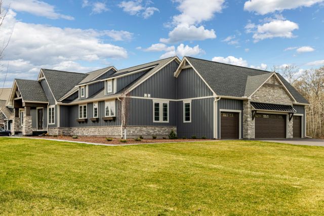 5720 57th Place N, Lake Elmo, MN 55042