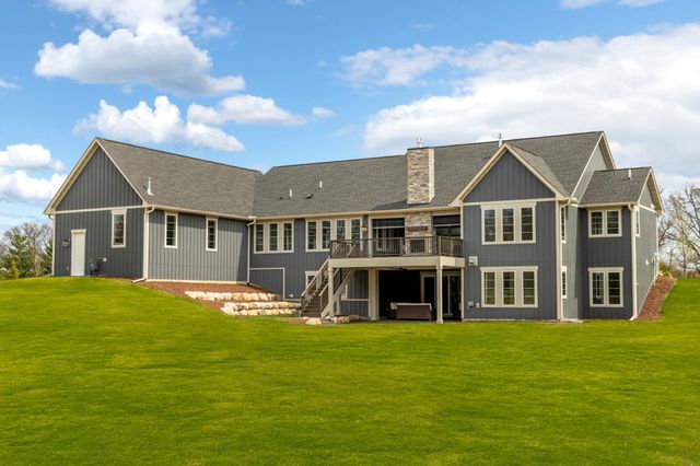 5720 57th Place N, Lake Elmo, MN 55042