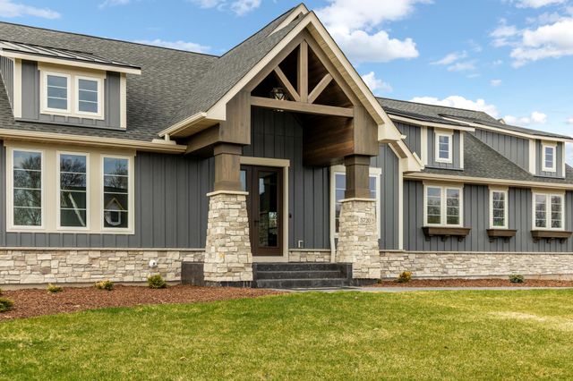 5720 57th Place N, Lake Elmo, MN 55042