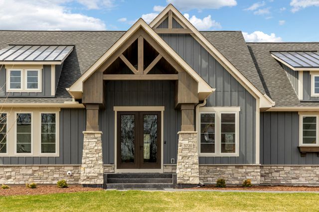 5720 57th Place N, Lake Elmo, MN 55042