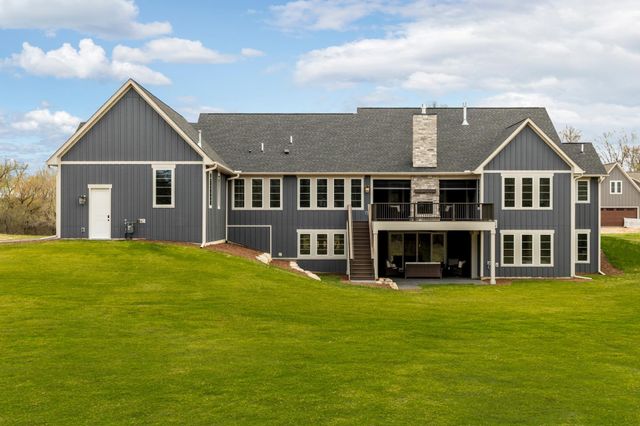 5720 57th Place N, Lake Elmo, MN 55042