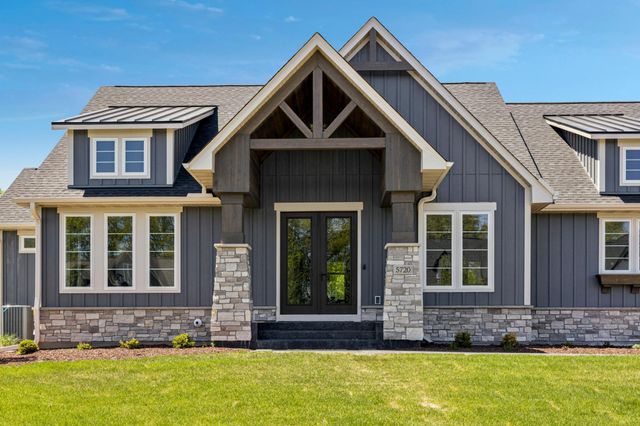 5720 57th Place N, Lake Elmo, MN 55042