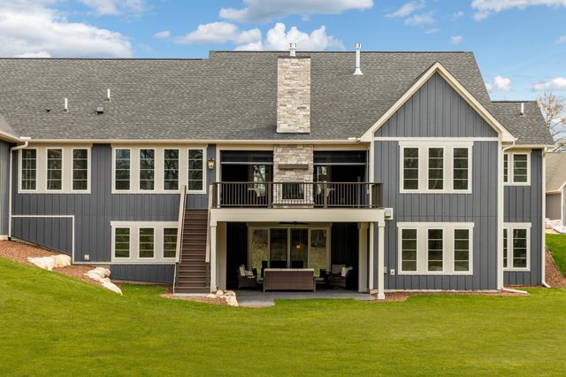 5720 57th Place N, Lake Elmo, MN 55042