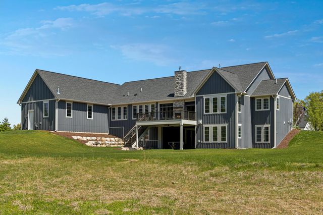 5720 57th Place N, Lake Elmo, MN 55042