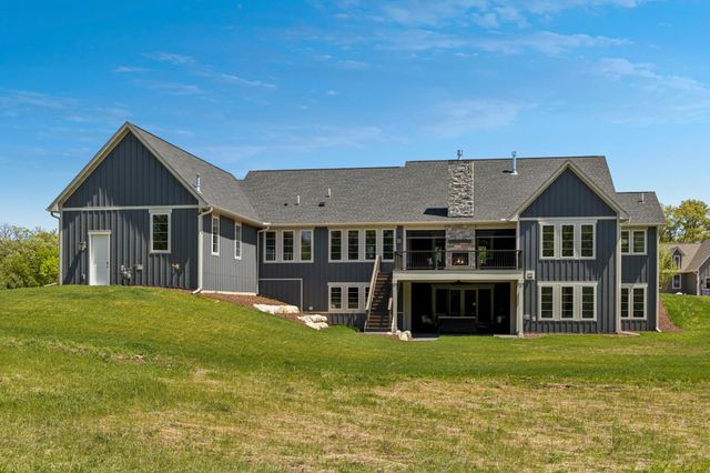 5720 57th Place N, Lake Elmo, MN 55042