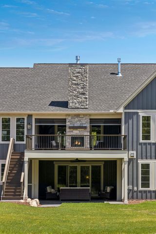 5720 57th Place N, Lake Elmo, MN 55042