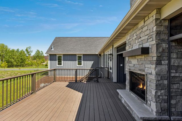 5720 57th Place N, Lake Elmo, MN 55042