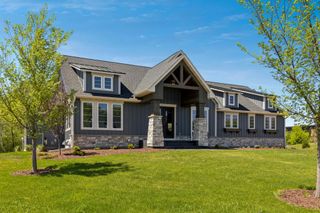 5720 57th Place N, Lake Elmo, MN 55042