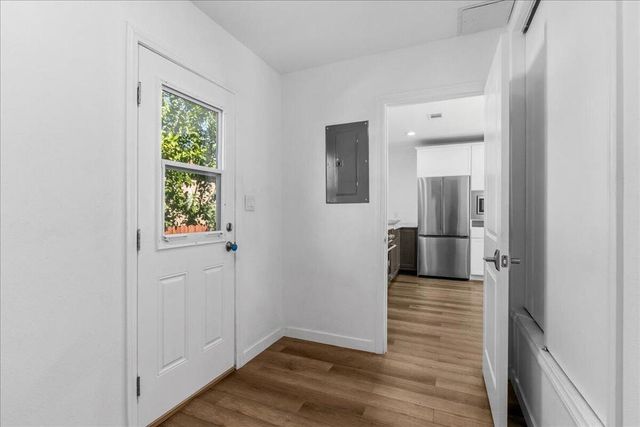 102 Fondulac Street, Palm Springs, CA 92264