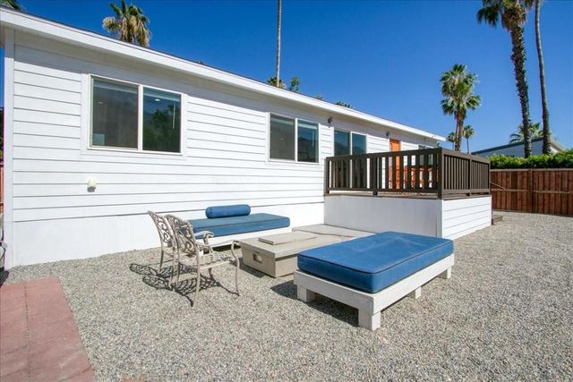 102 Fondulac Street, Palm Springs, CA 92264