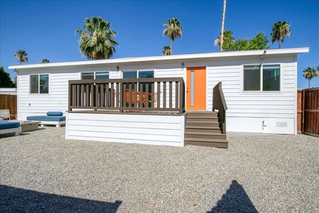 102 Fondulac Street, Palm Springs, CA 92264