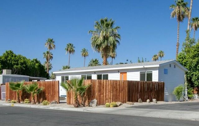 102 Fondulac Street, Palm Springs, CA 92264