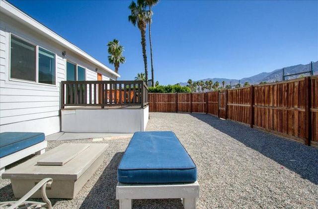 102 Fondulac Street, Palm Springs, CA 92264