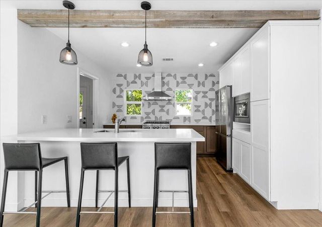 102 Fondulac Street, Palm Springs, CA 92264