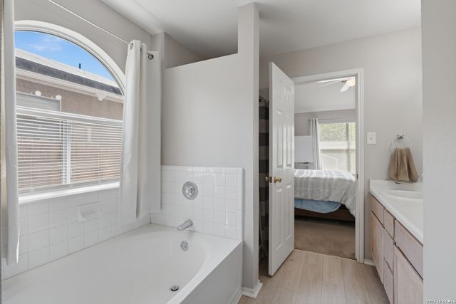 10318 Tiger Hunt, San Antonio, TX 78251