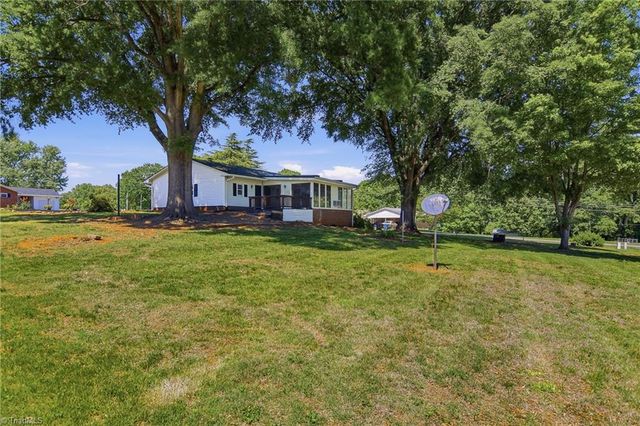 324 Chestnut Street, Yadkinville, NC 27055