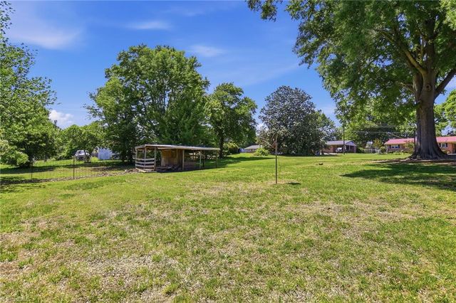 324 Chestnut Street, Yadkinville, NC 27055