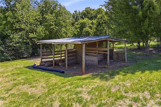 324 Chestnut Street, Yadkinville, NC 27055