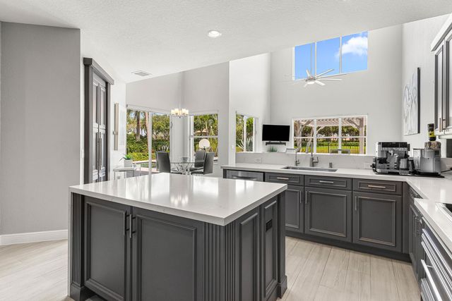 8861 Starhaven Cove, Boynton Beach, FL 33473