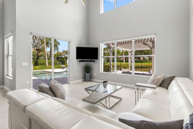 8861 Starhaven Cove, Boynton Beach, FL 33473