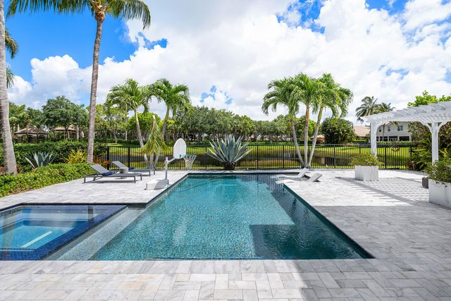 8861 Starhaven Cove, Boynton Beach, FL 33473
