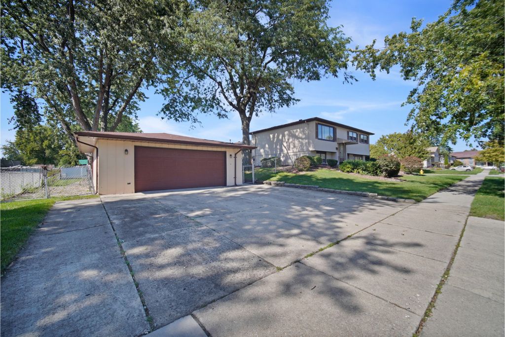 16010 Olcott Avenue, Tinley Park, IL 60477 — photo 2