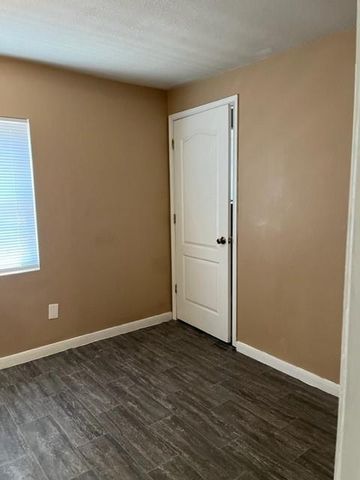 1614 Ryon Street A, Houston, TX 77009