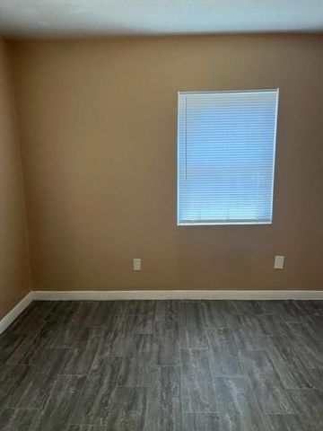 1614 Ryon Street A, Houston, TX 77009