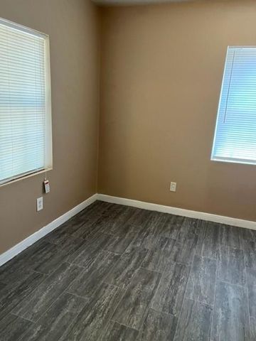 1614 Ryon Street A, Houston, TX 77009
