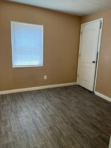 1614 Ryon Street A, Houston, TX 77009