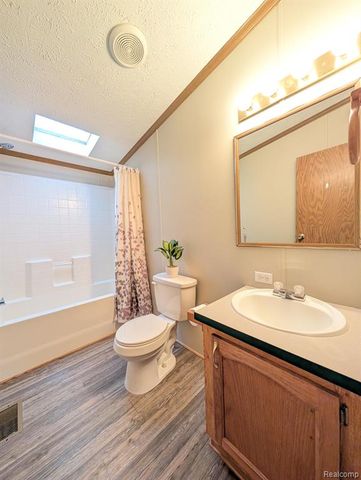 57 Ashley Circle, Swartz Creek, MI 48473