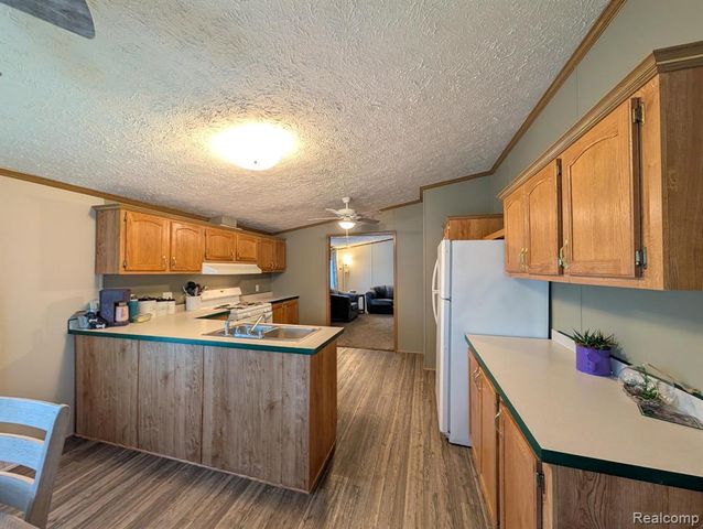 57 Ashley Circle, Swartz Creek, MI 48473