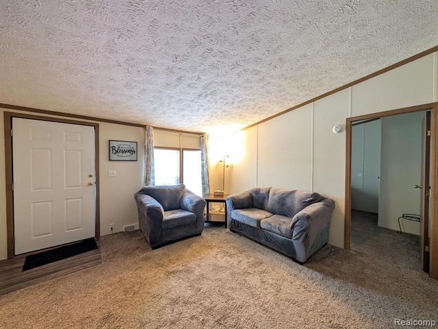 57 Ashley Circle, Swartz Creek, MI 48473