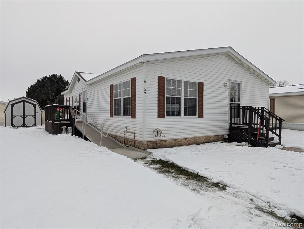 57 Ashley Circle, Swartz Creek, MI 48473
