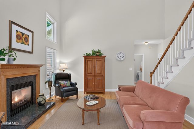 26 Hedgerose Lane, Bethlehem, NY 12054