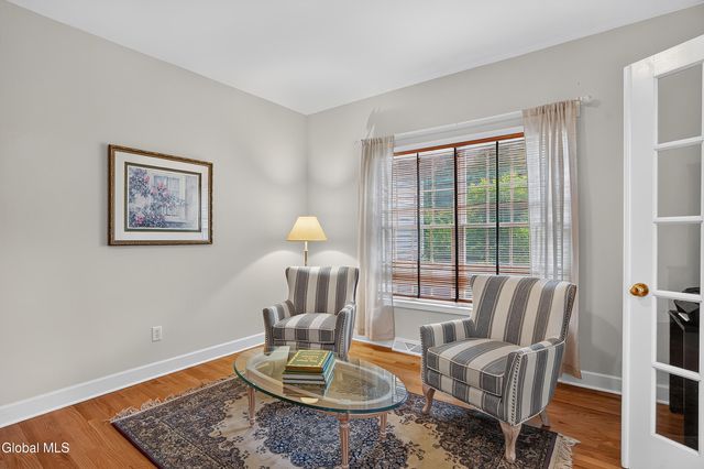 26 Hedgerose Lane, Bethlehem, NY 12054