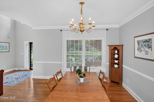 26 Hedgerose Lane, Bethlehem, NY 12054