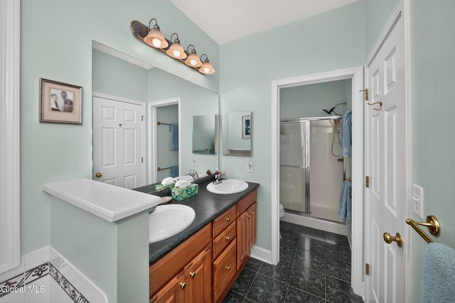 26 Hedgerose Lane, Bethlehem, NY 12054