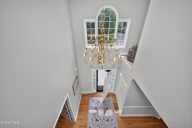 26 Hedgerose Lane, Bethlehem, NY 12054