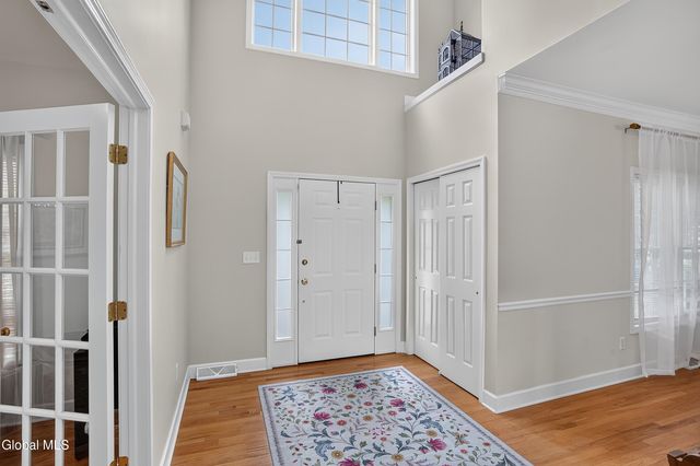 26 Hedgerose Lane, Bethlehem, NY 12054