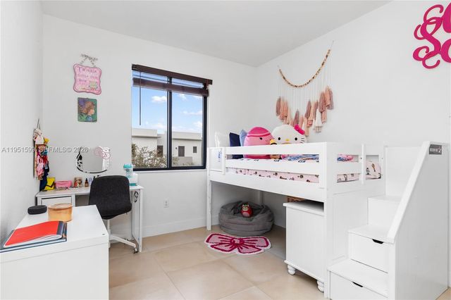 541 SW 91st Ct, Miami, FL 33174