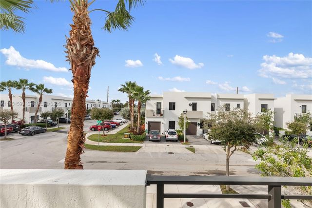 541 SW 91st Ct, Miami, FL 33174