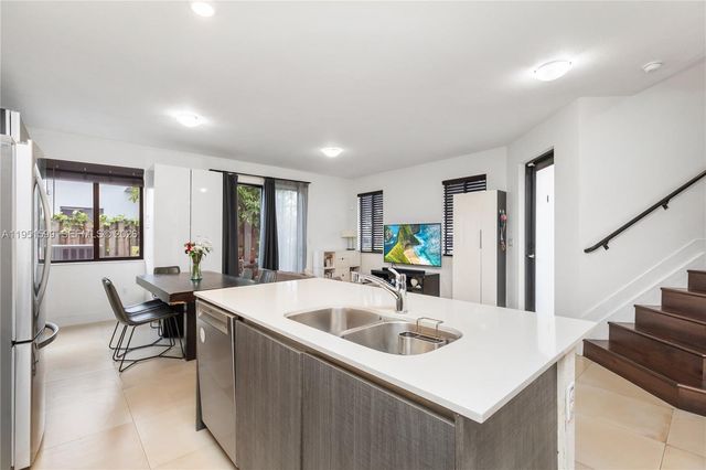 541 SW 91st Ct, Miami, FL 33174