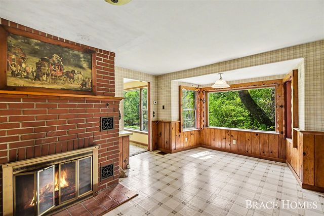 10748 100th Street, Alto, MI 49302