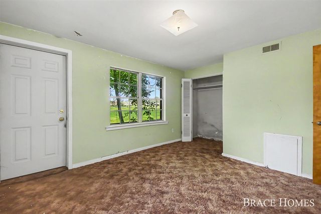 10748 100th Street, Alto, MI 49302