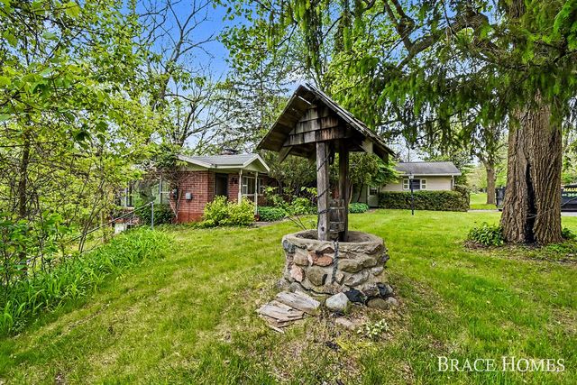 10748 100th Street, Alto, MI 49302
